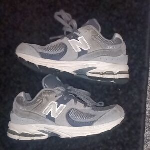 Kids Size 2 Gray and White New Balance 2002R